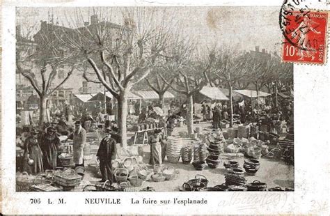 Neuville Sur Sa Ne La Foire Sur L Esplanade Carte Postale Ancienne