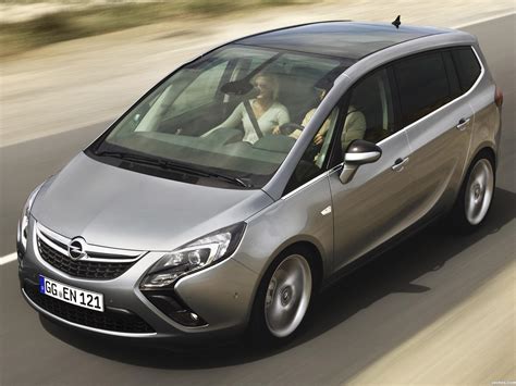 Fotos De Opel Zafira Tourer 2011