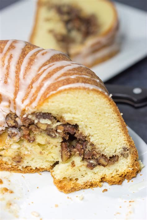 Cinnamon Pecan Pound Cake Tasty Pound Cake With Cinnamon Pecans