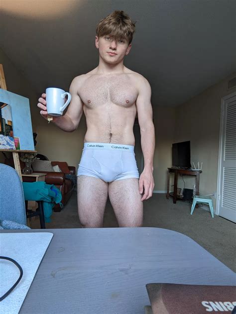 Would You Get On Your Knees Nudes GaybrosGoneWild NUDE PICS ORG