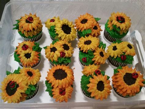 Sunflower cupcakes