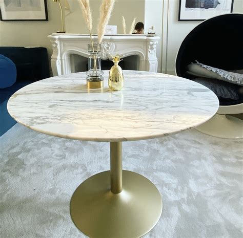 Eettafel Marmer Rond Cm Vintage Tulpvoet Goud Coco Esther Interiors