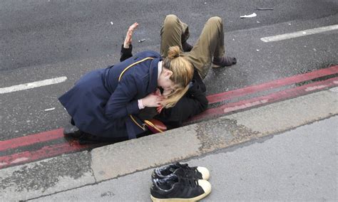 Atentado Em Londres Deixa 5 Mortos E 40 Feridos Em Frente Ao Parlamento