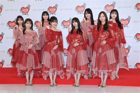 ＜第73回nhk紅白歌合戦リハーサル＞フォトセッションに臨む乃木坂46の（前列左から）秋元真夏、山下美月、齋藤飛鳥、梅澤美波、（後列左から