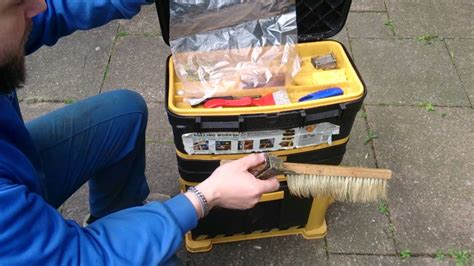 Пчеловодство в Англии. Обзор ящика с инструментом. - YouTube