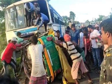 9 Killed In Head On Collision Between Bus And Auto In Bengal Birbhum