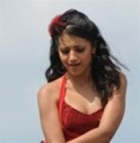 Trisha Hot Unseen Cleavage In Hindhi Movies Tamil Actress Cleavages Boobs