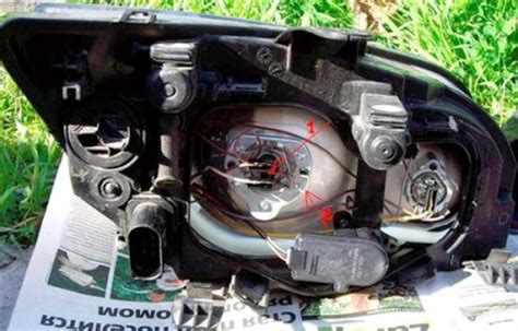 Снятие и замена ламп ближнего и дальнего света Ford Focus 2 дорестайл ...
