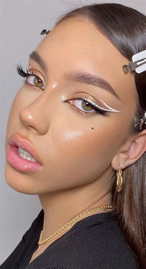 58 Stunning Makeup Ideas For Every Occasion White Graphic Lines