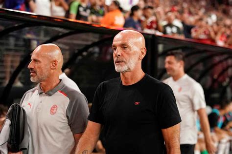 Pioli Spiazza Tutti Rester Al Milan