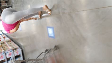 Thick Milf In Grey Spandex Leggings Yoga Pants Forum