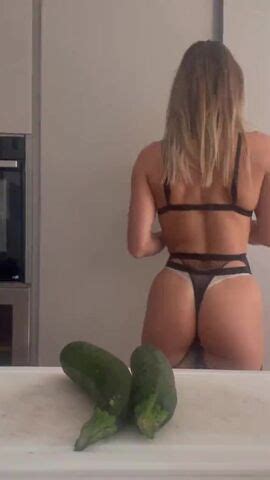 Milf Italiana Sexy In Cucina ItPornIt