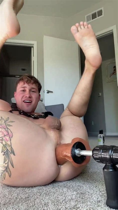 Hot Bottom Teases Hole Pt 2 ThisVid