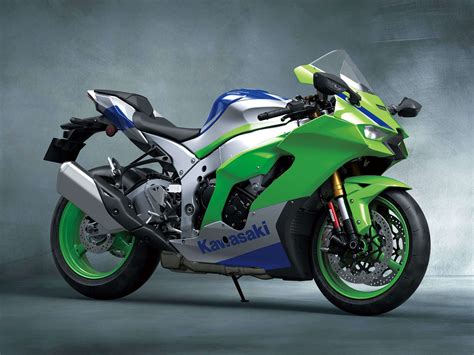 years  ninja kawasaki celebrates  ninja  anniversary