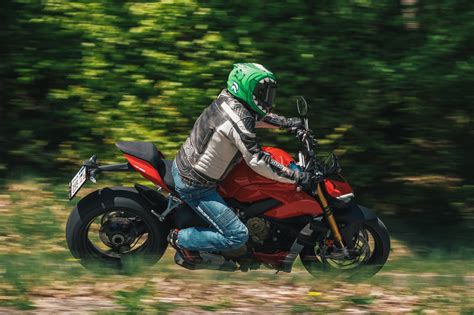Hyper Naked Bike Vergleich Ducati Streetfighter V S