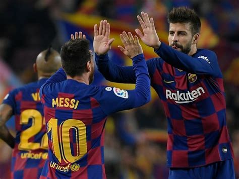 Barcelona Players Offered To Alter Contracts To Re Sign Neymar Says Gerard Pique Football News