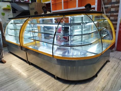 Metal Ss Dome Glass Display Counter For Sweet Shops At Feet In