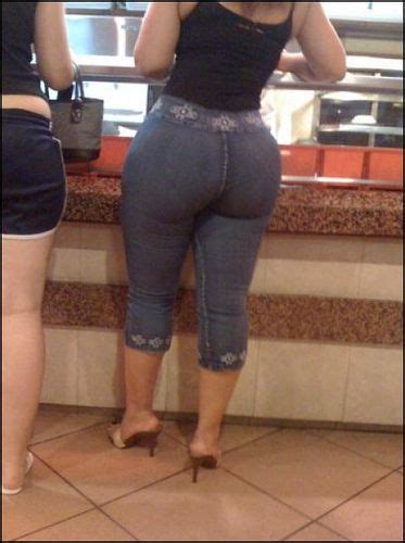 Curvy Ass In Jeans
