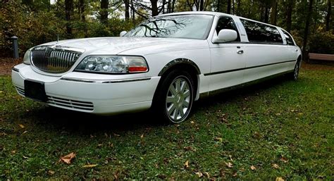 2004 Lincoln Continental Town Car Super Stretch Limousine By Viking