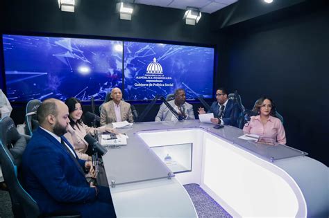 Gabinete de Política Social inaugura moderna cabina de radio y