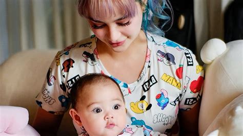 arci munozs baby photo sparks speculation    mom