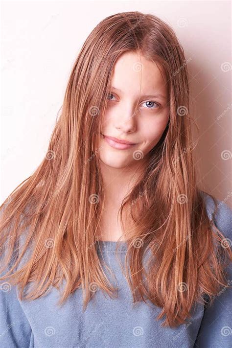 Belle Fille De Ladolescence Mignonne Image Stock Image Du Fille