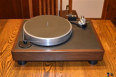 Sold To Brian In Tx Vpi Industries Classic In Walnut With Vpi Jmw Arm