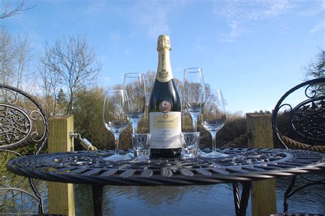 Tête-à-tête - Rothley Wine