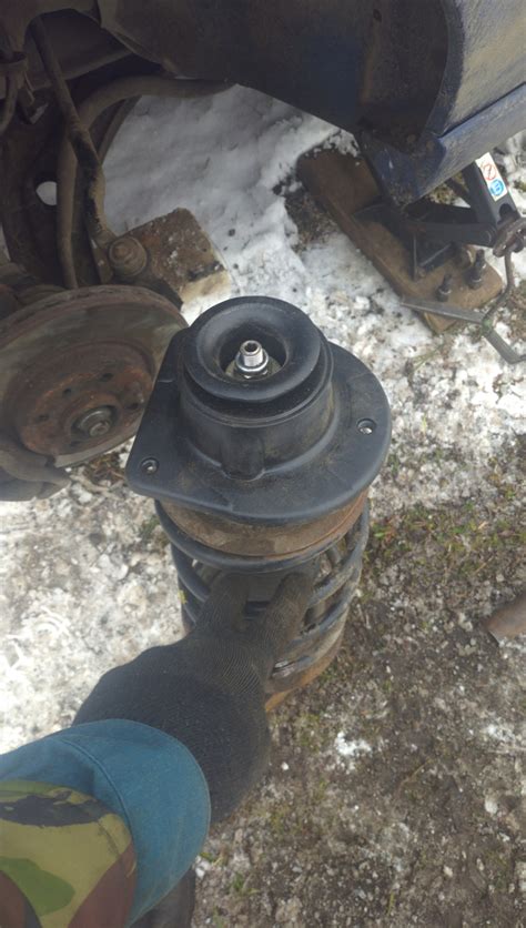 Опорные подшипники и передние тормозные колодки — FIAT Albea, 1,4 л ...