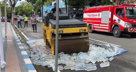 Polres Pacitan Musnahkan Ratusan Botol Miras Operasi Pekat