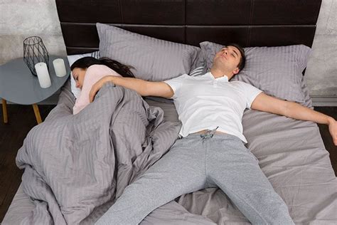 12 Common Couple Sleeping Positions And What They Mean Couple Sleeping Couples Sleeping