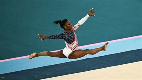 Simone Biles floor exercise seals U.S. gold in team final: Social reactions