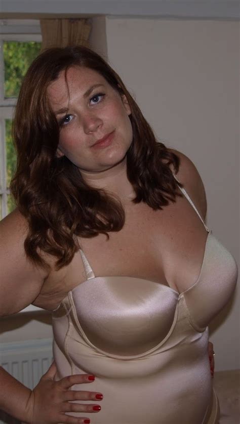 103 Photos Gallery Beautiful Milf Busty Busty Mature Hot Sexy Mature Milfs