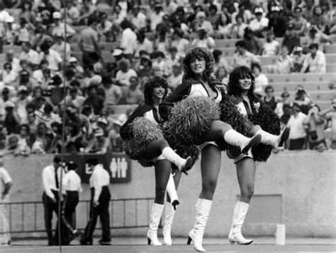 Photos Honey Bears The Former Bears Cheerleaders Orlando Sentinel