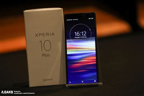 Смартфоны Sony Xperia 1, Xperia 10 и Xperia 10 Plus красуются на ...
