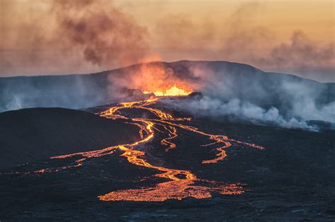 lava volcano wallpaper