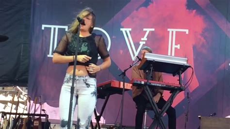 Tove Lo Tits Flash On Stage Celebs Roulette Tube