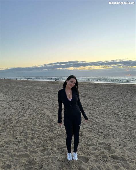 Ella Midgley Ellamiidgley Nude OnlyFans Leaks Fappening FappeningBook