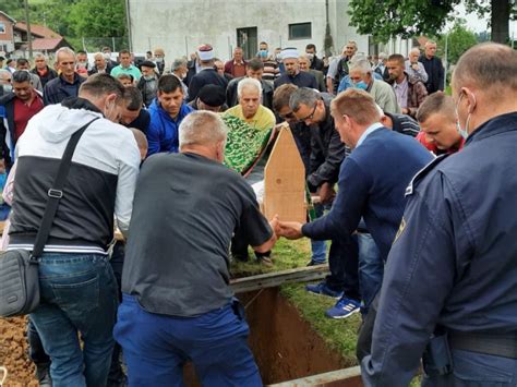 U Selu Gra Anica Kod Ivinica Danas Je Klanjana D Enaza Majci Devetero