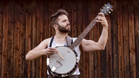 Mozart Sounds Surprisingly Good on a Banjo Guitar