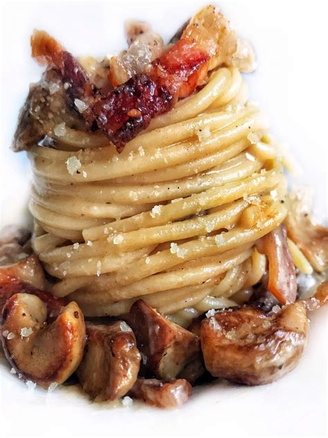 Pasta Armando Spaghetti Con Funghi Porcini Crema Di Pecorino Pepe