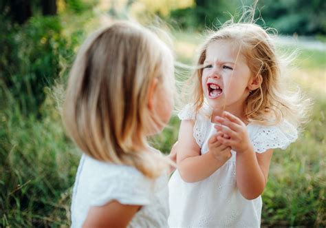 Gérer les querelles faut il laissez vos enfants se disputer