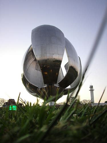 Floralis Generica - Data, Photos & Plans - WikiArquitectura