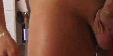 Moglie Milf Trombata Sotto La Doccia Tnaflix