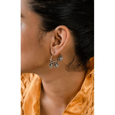 Shaya By Caratlane Eva H Earrings Buy Shaya By Caratlane Eva H