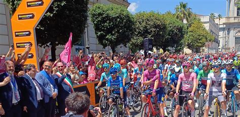 Sport Giro Ditalia Grande Festa Per La Tappa Di Pompei Per Due