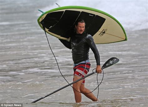 Sex And The City S Jason Lewis He Hits The Waves In Hawaii During Beach Break Daily Mail Online