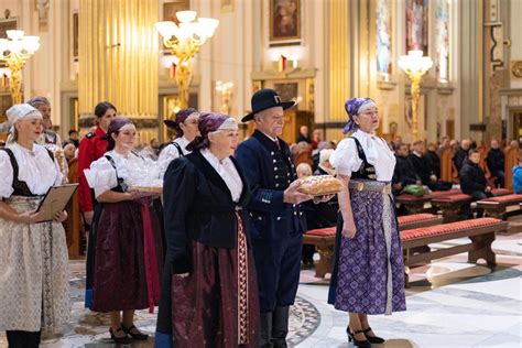 Niepodleg Ej Stra Acy Zjazd Orkiestr I Zespo W Wokalnych Zwi Zku