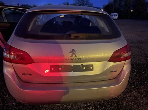 Наклейка демпфера под номерной знак — Peugeot 308 SW (2G), 1,6 л, 2016 ...