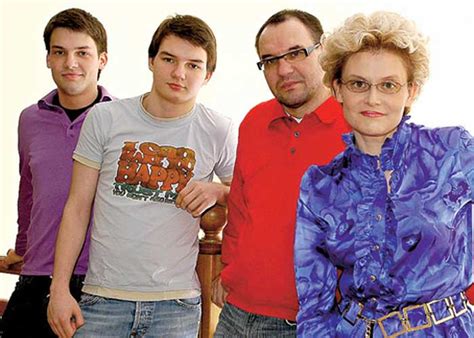 Елена Малышева - биография, новости, личная жизнь, фото, видео - stuki ...